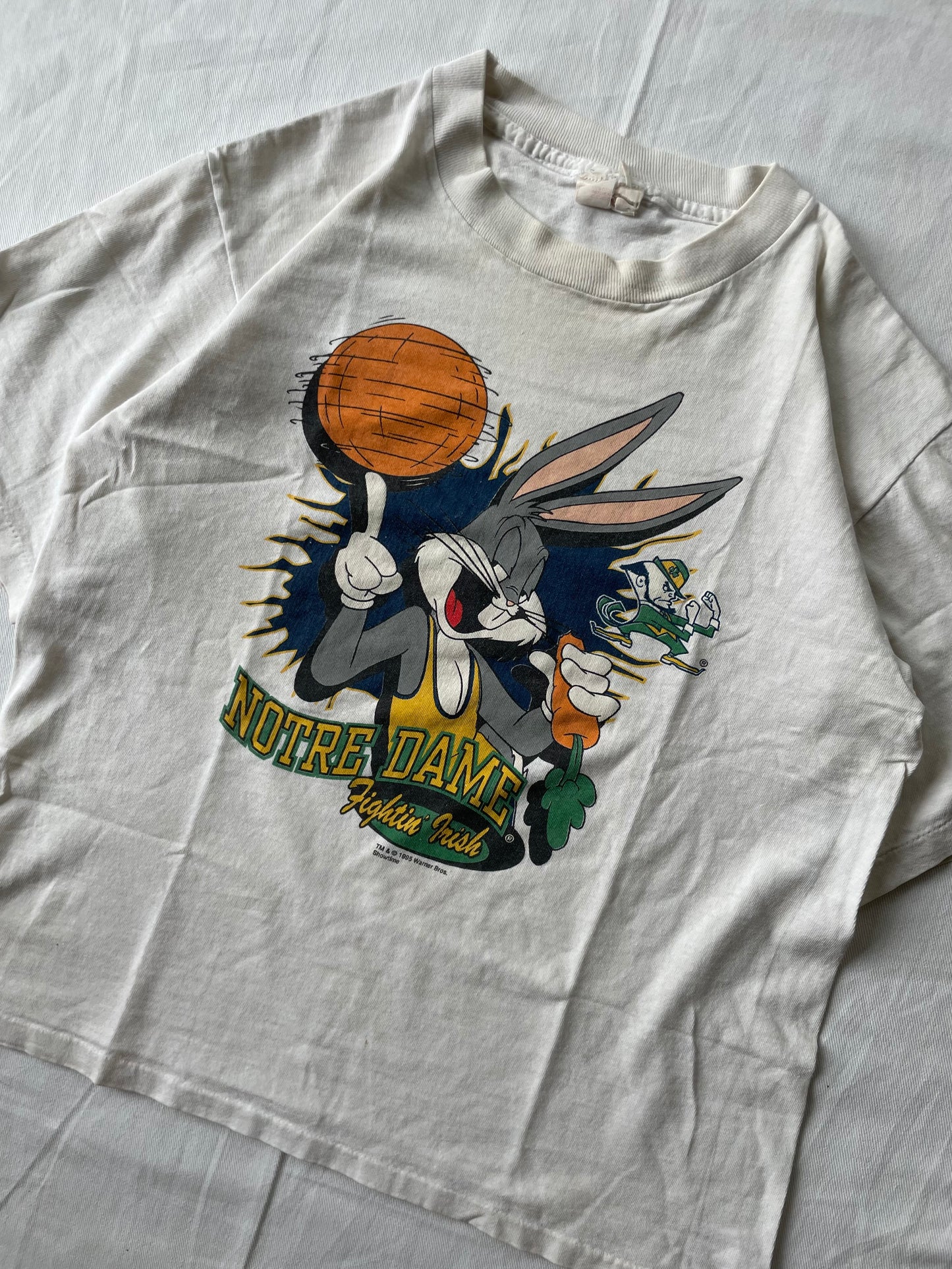 Vintage Notre Dame Bugs Bunny Looney Tunes Basketball Tee Womens Small/Medium