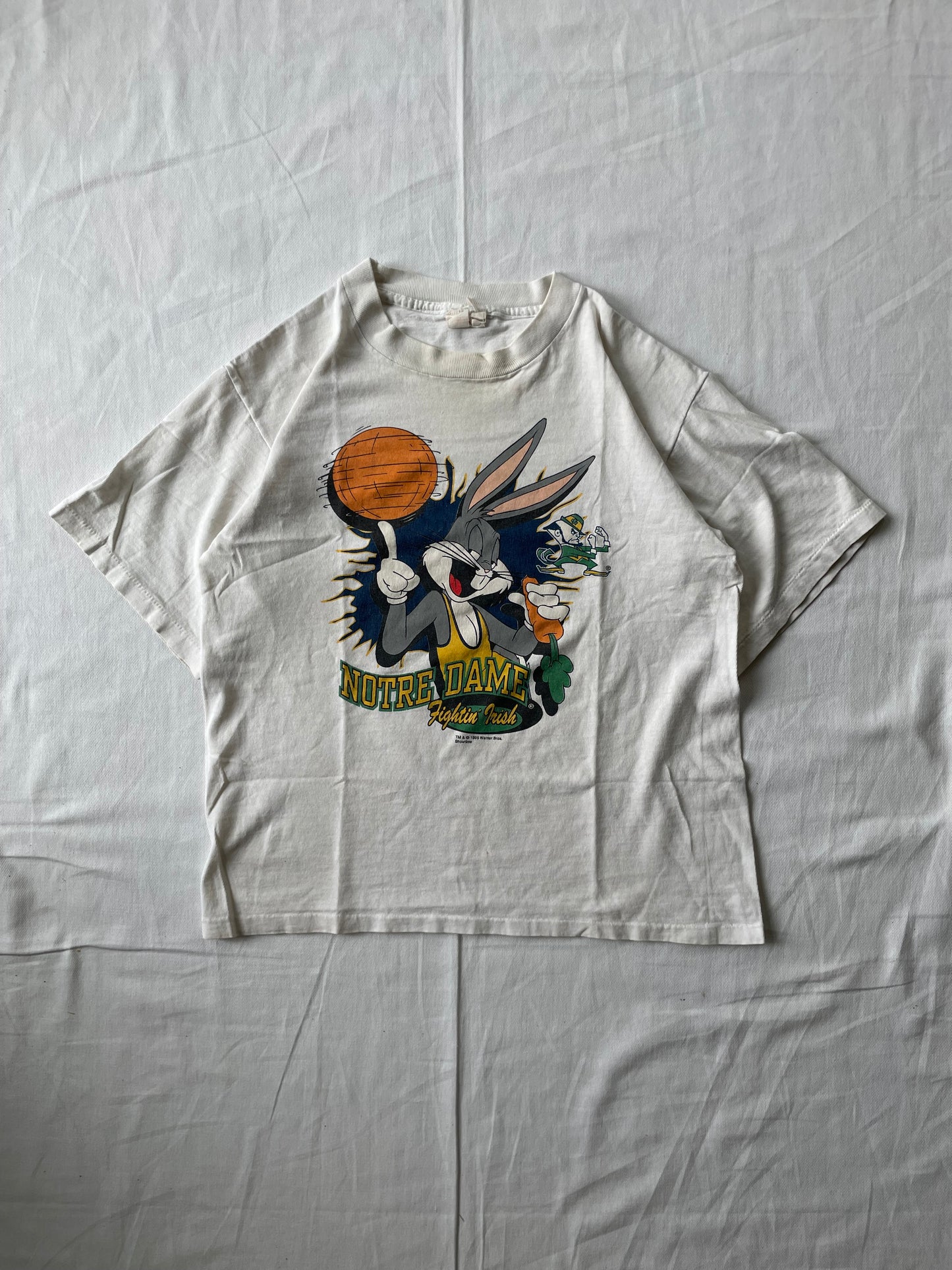 Vintage Notre Dame Bugs Bunny Looney Tunes Basketball Tee Womens Small/Medium