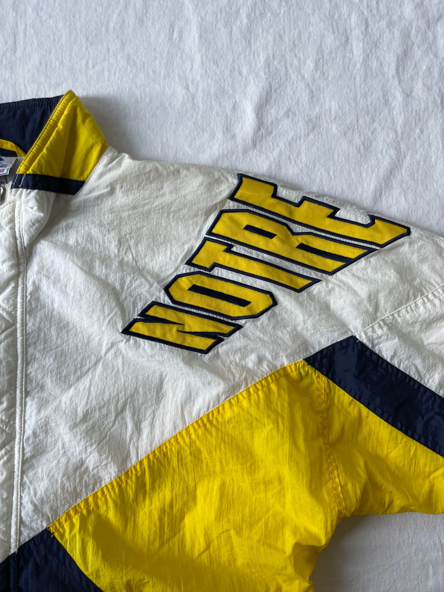 Vintage Notre Dame Apex Windbreaker Jacket Medium