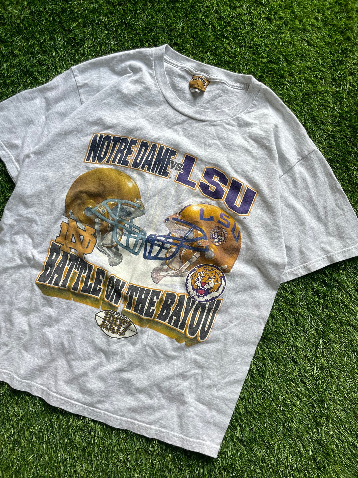 Vintage Notre Dame vs LSU 1997 Battle on the Bayou Football Tee Large