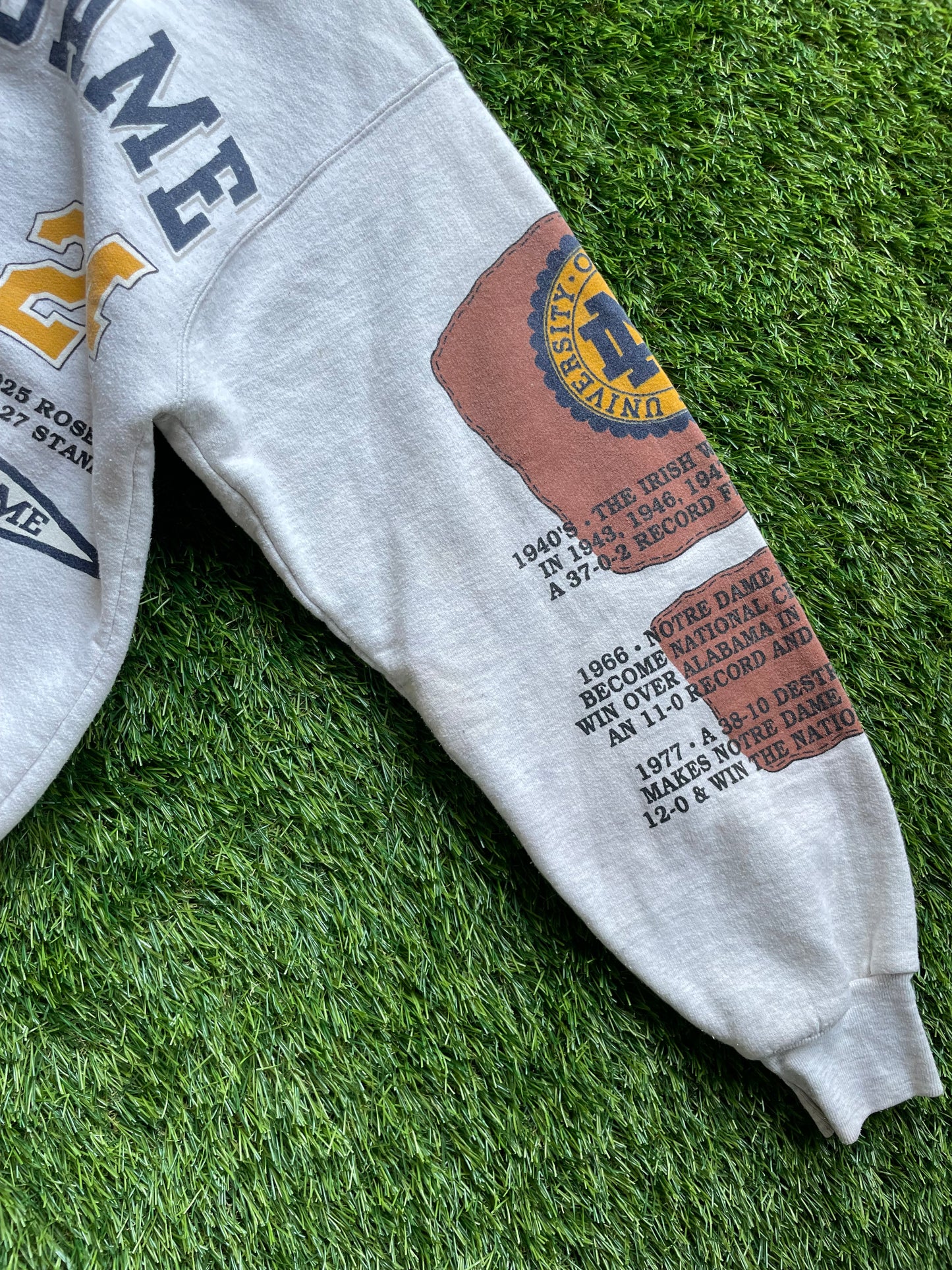 Vintage Notre Dame Fighting Irish National Champions Football Crewneck Medium