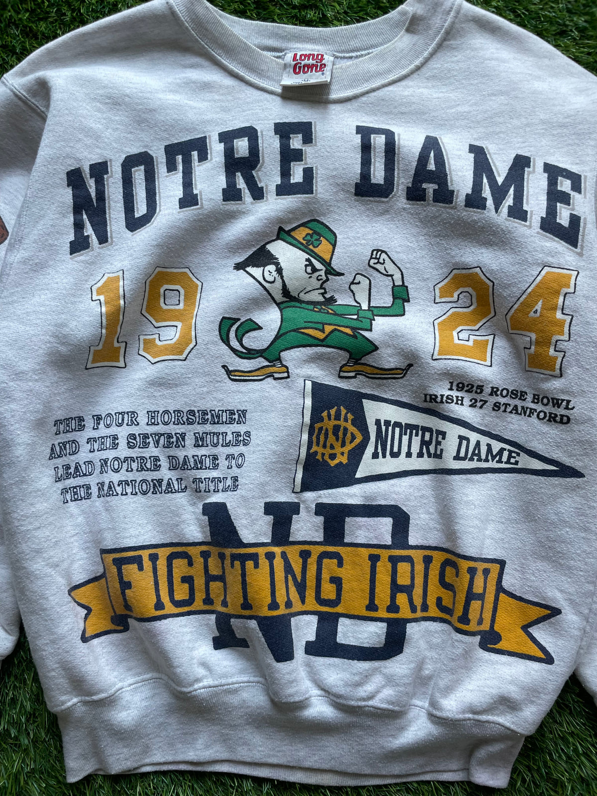 Vintage Notre Dame Fighting Irish National Champions Football Crewneck Medium