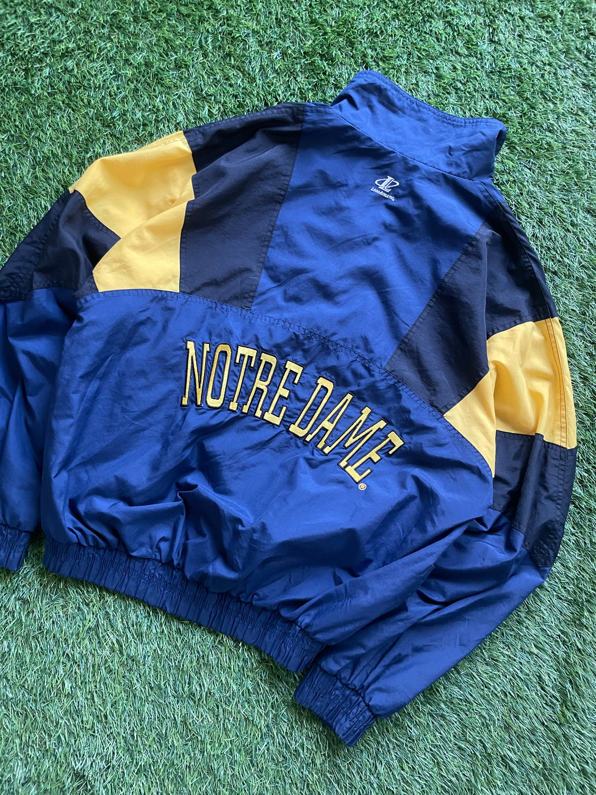 Vintage Notre Dame Windbreaker Jacket Medium