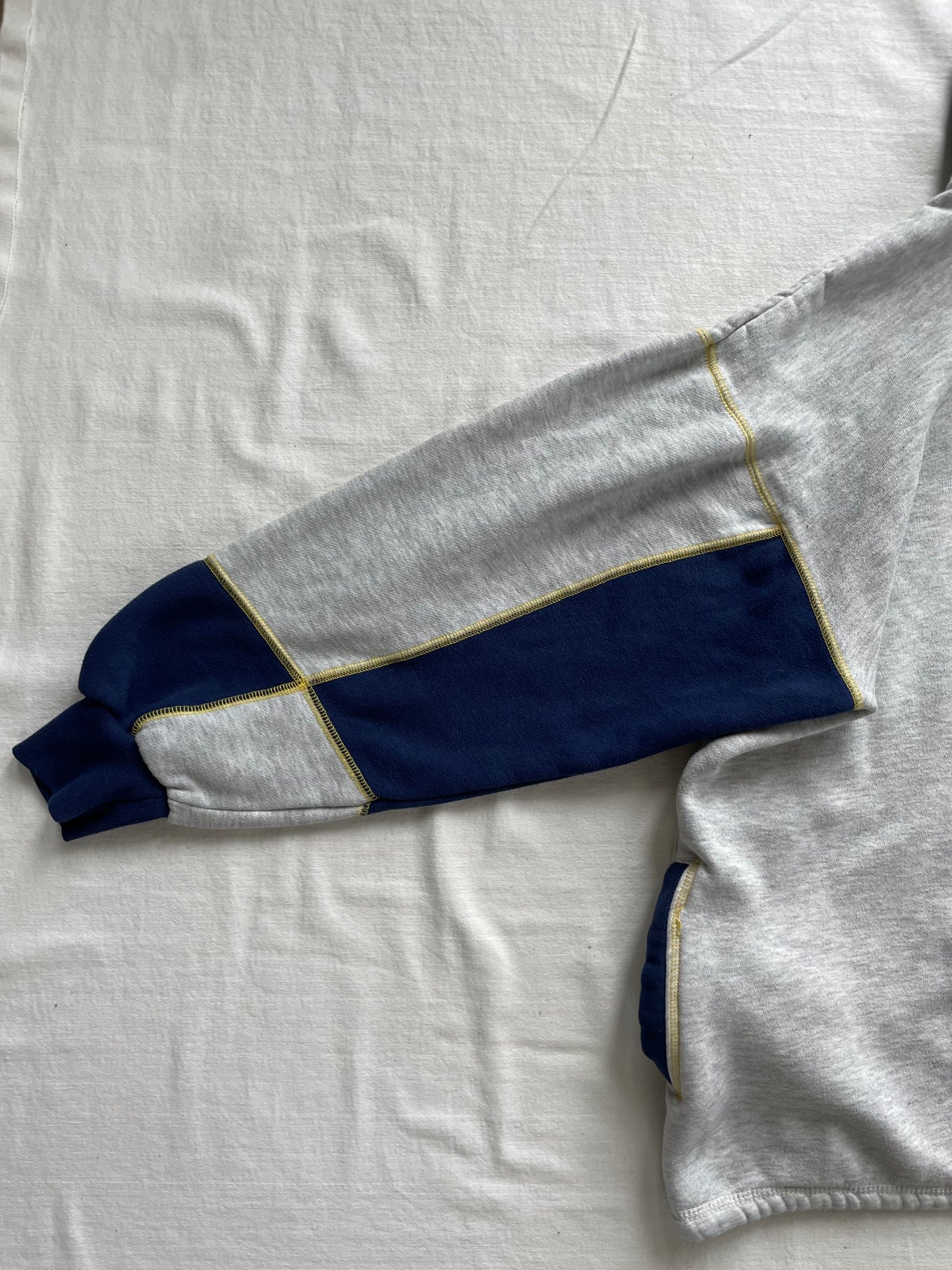 Vintage Notre Dame Starter Hoodie Large