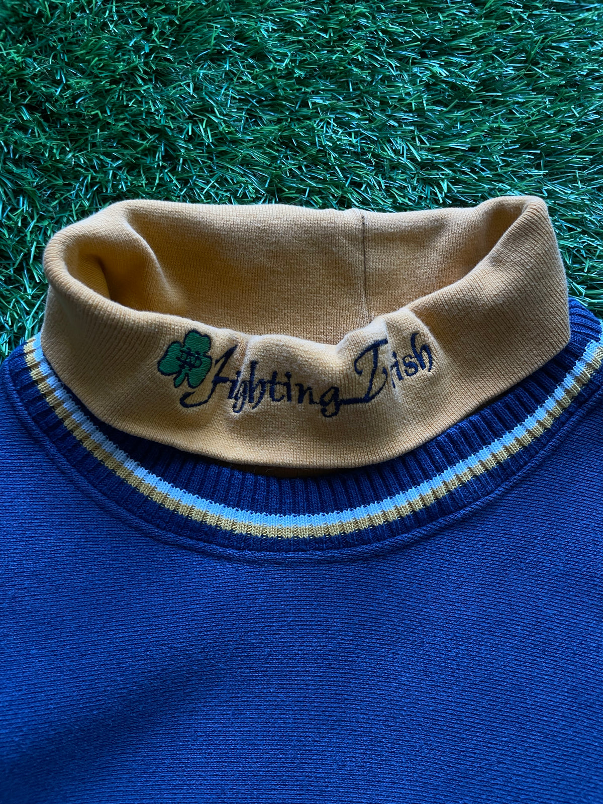 Vintage Notre Dame Turtleneck Sweatshirt Large/XLarge