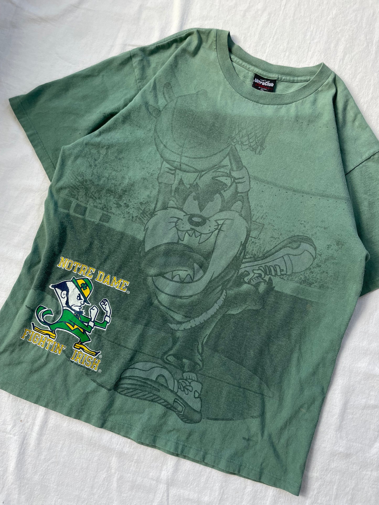Vintage Notre Dame Taz Basketball Tee XLarge