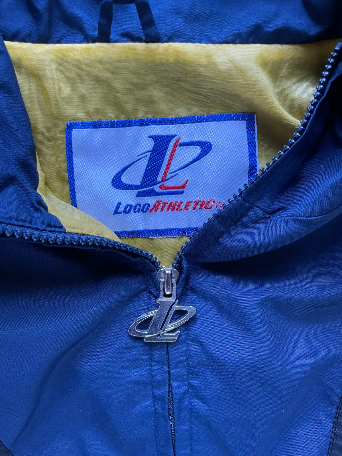 Vintage Notre Dame Windbreaker Jacket Medium